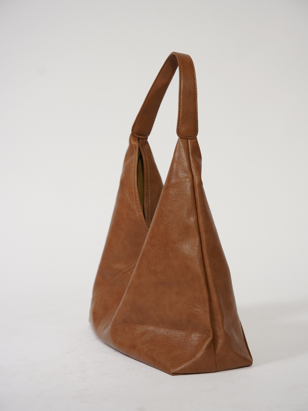 Zephyra Daily Shoulder Bag