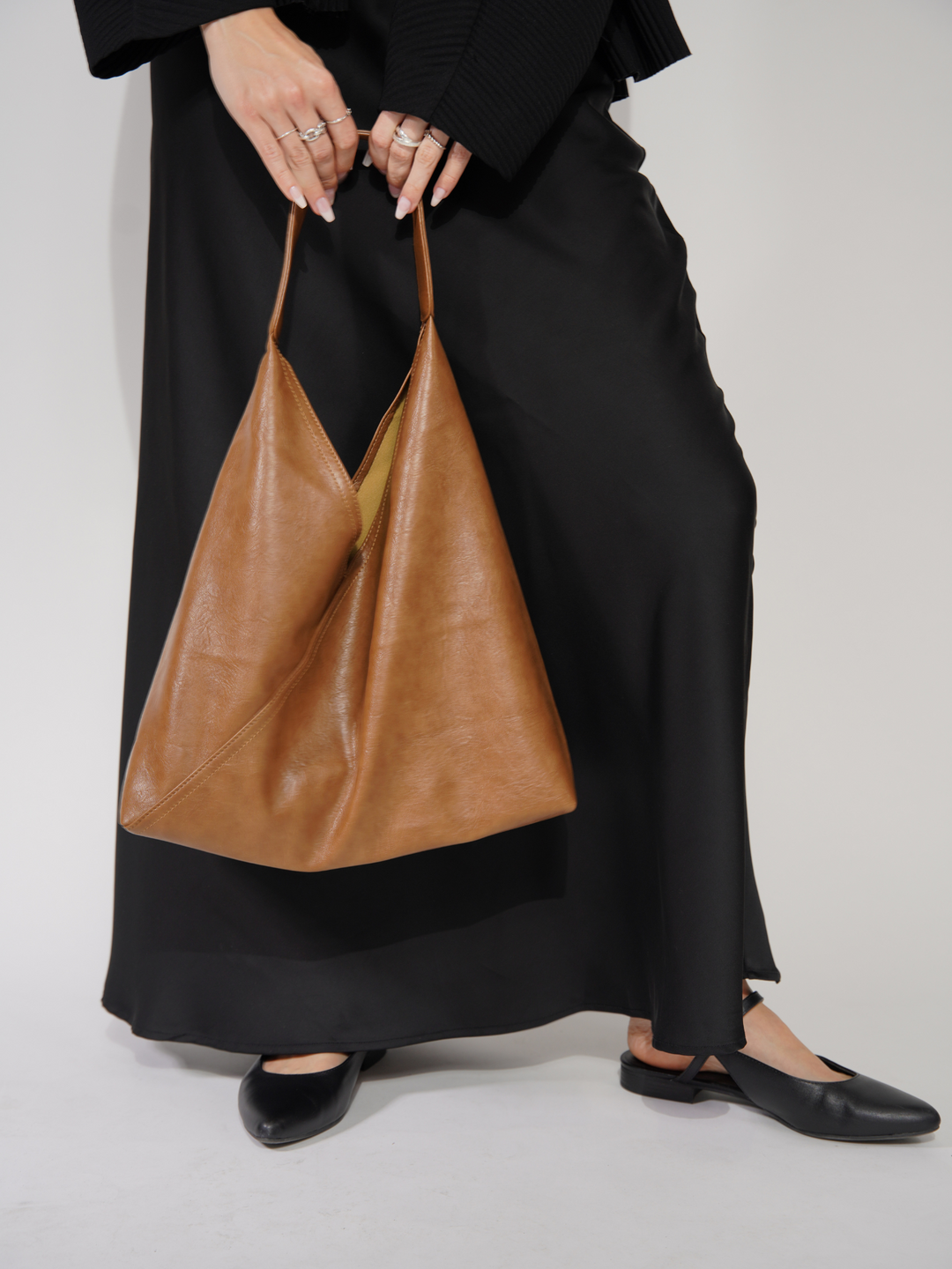 Zephyra Daily Shoulder Bag