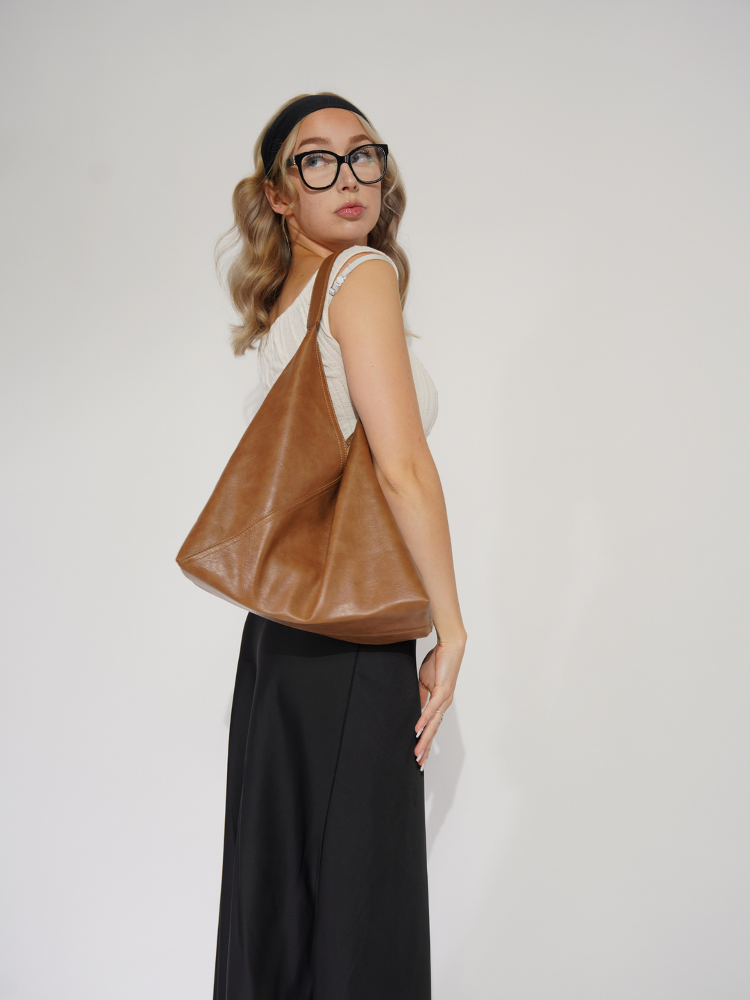 Zephyra Daily Shoulder Bag