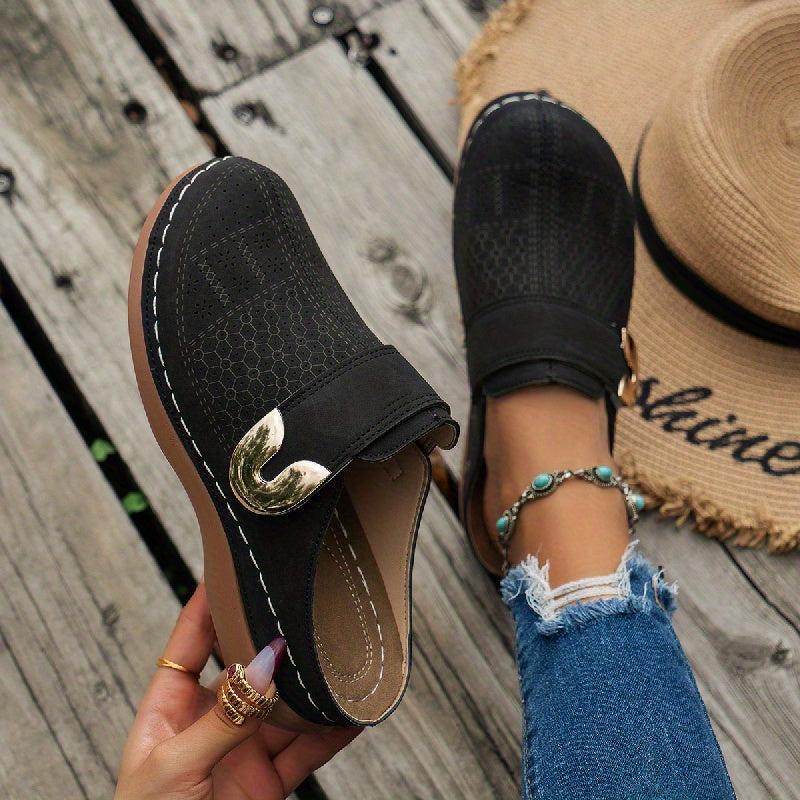 Women's closed toe mules Annabelle in Black – held top view