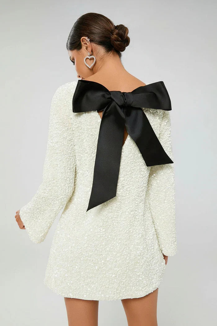 Clara - Sequin dress with a bow at the back
