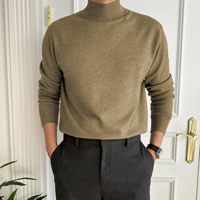 Men's fine knit mock neck jumper Piers in Khaki – front view