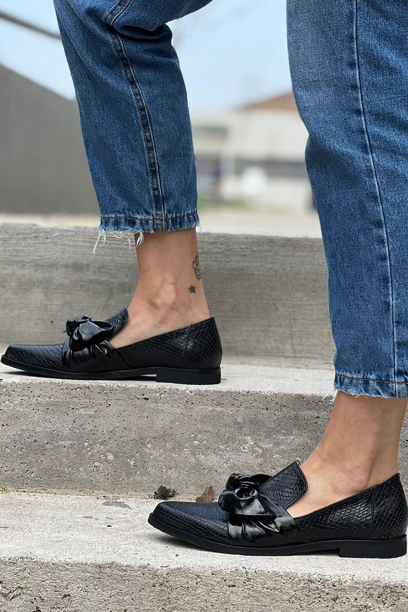 Orla™ - Black bow loafers