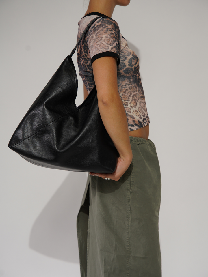 Zephyra Daily Shoulder Bag
