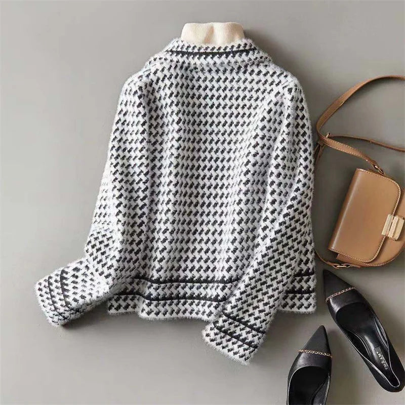 Bamburgh women's houndstooth jacket in Black & White – back view
