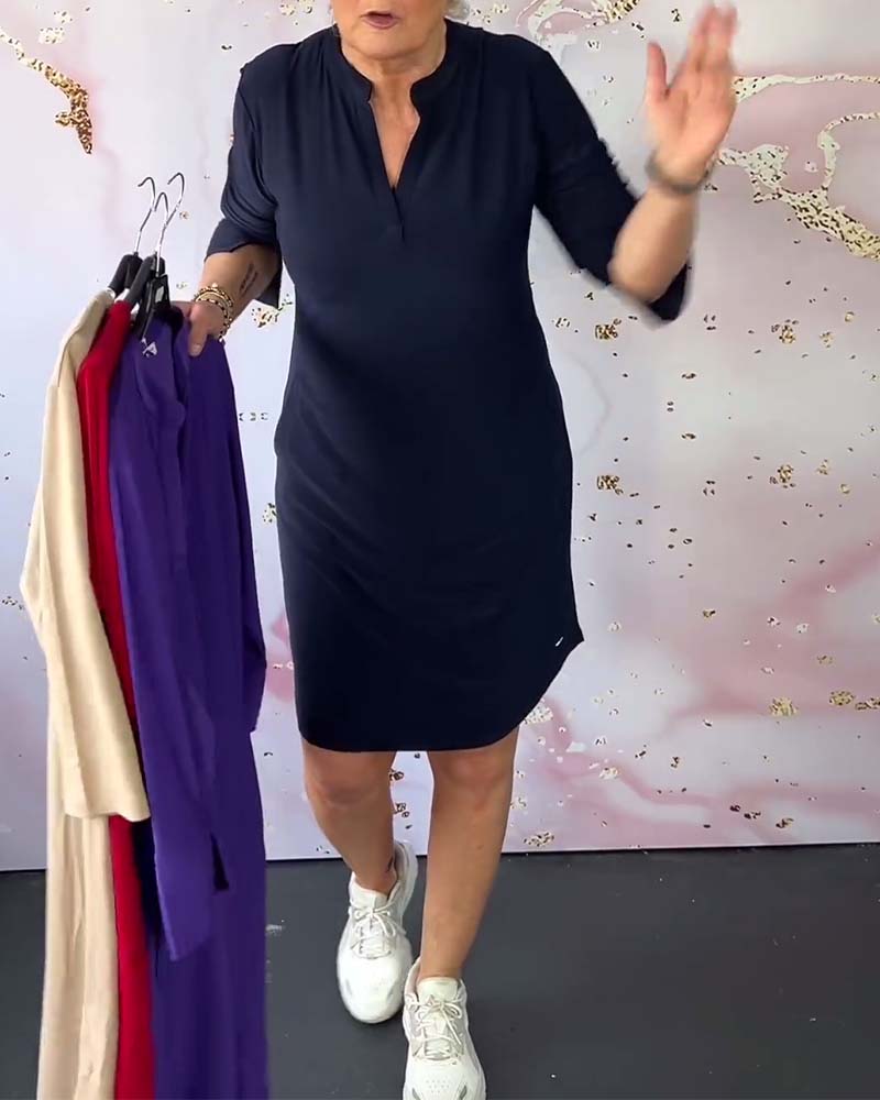 Hanneke - Plain dress with V-neck