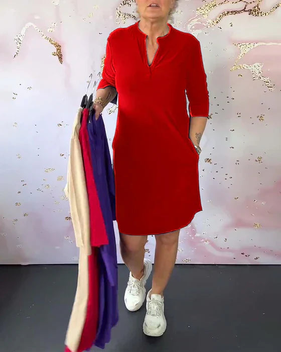 Hanneke - Plain dress with V-neck