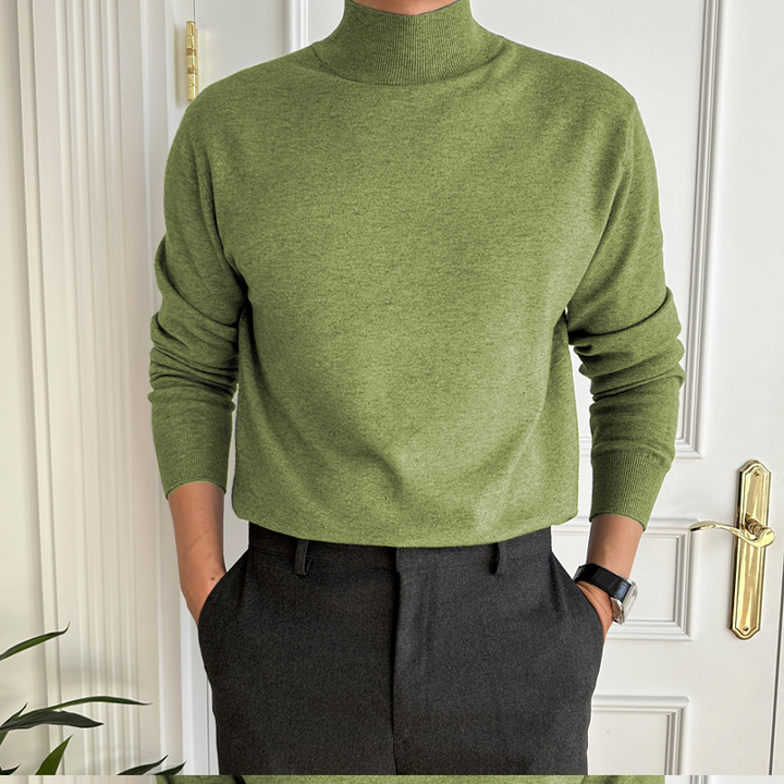 Men's fine knit mock neck jumper Piers in Green – front view