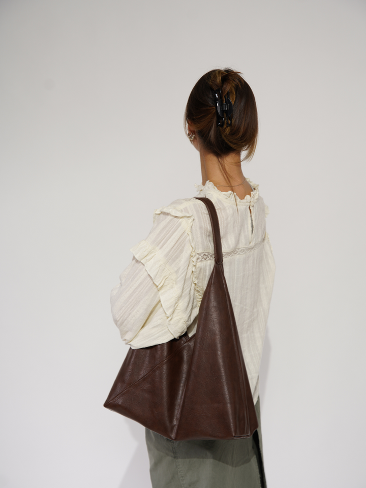 Zephyra Daily Shoulder Bag