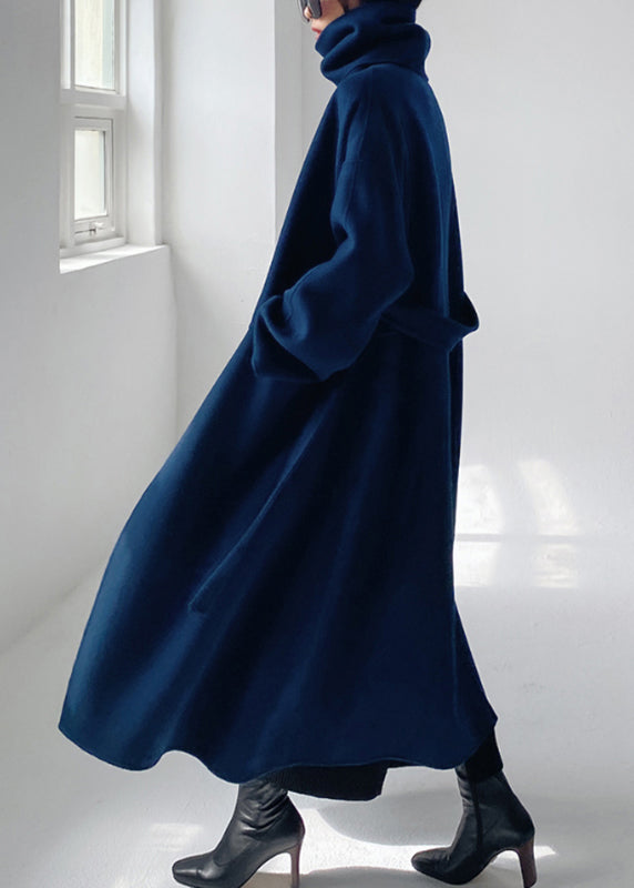 Women's maxi scarf coat Dolly in Navy Blue – side view in motion