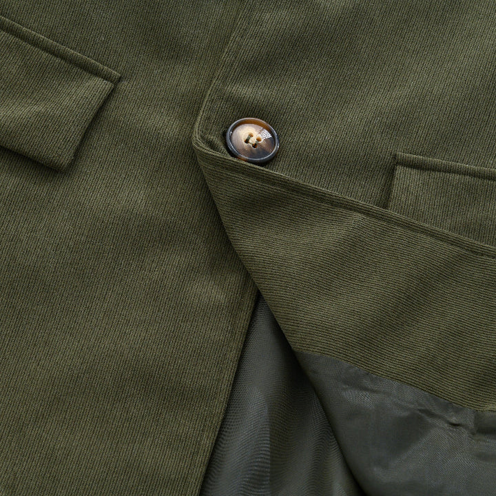 Men's corduroy coat Dorrington in Green – button and pocket detail