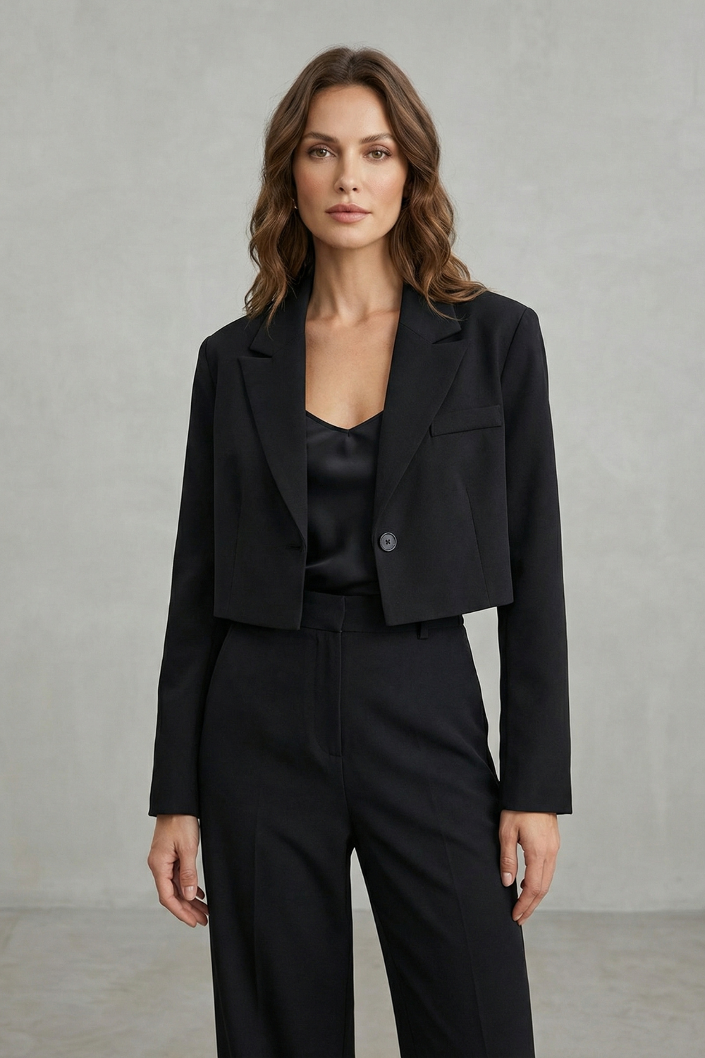 Women's Cropped Tailored Blazer - Vionnelle