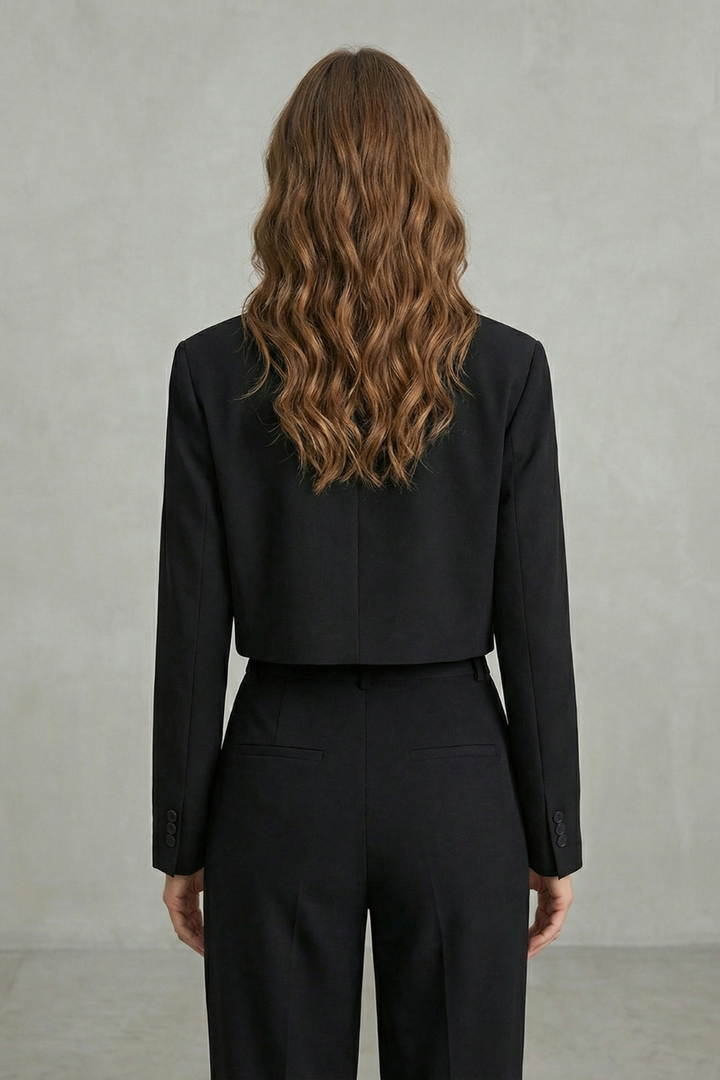 Women's Cropped Tailored Blazer - Vionnelle