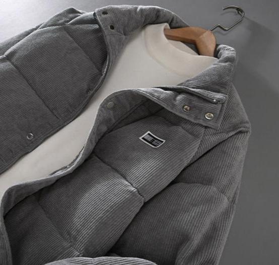 Men's corduroy puffer jacket James in Grey – collar close-up