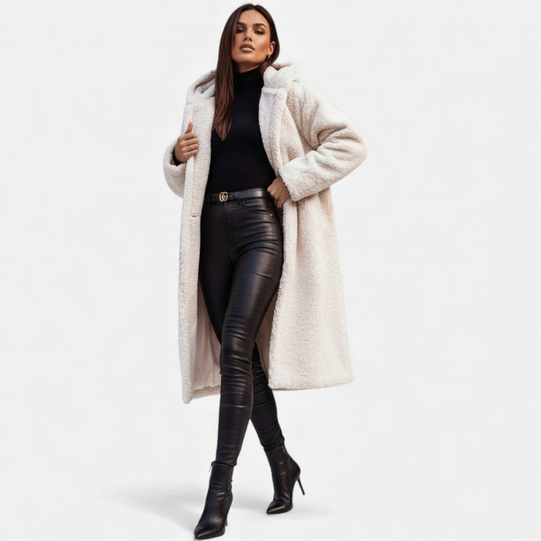 Settle women's teddy coat in Off White – front view