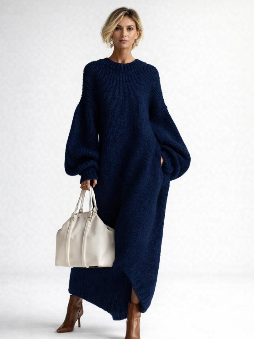 Women's chunky knit maxi jumper dress Avril in Navy – front view