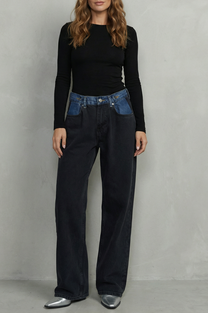 Women's Straight Leg Jeans in Black - Roséane