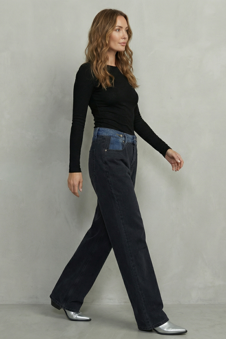 Women's Straight Leg Jeans in Black - Roséane