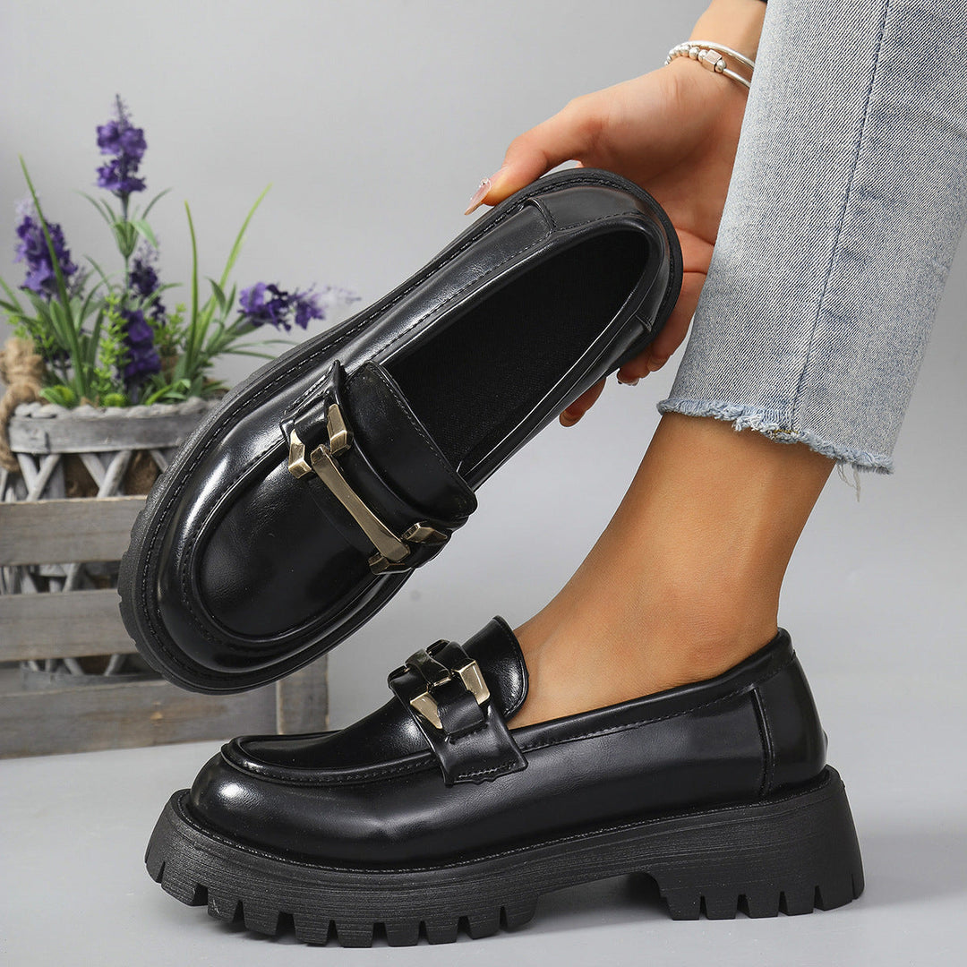 Women's chunky loafers Neve in Black – side view