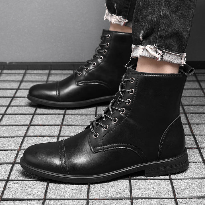 Men's toe-cap lace-up boots Christian in Deep Black – worn with jeans