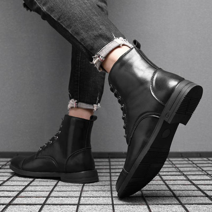 Men's toe-cap lace-up boots Christian in Deep Black – worn, walking