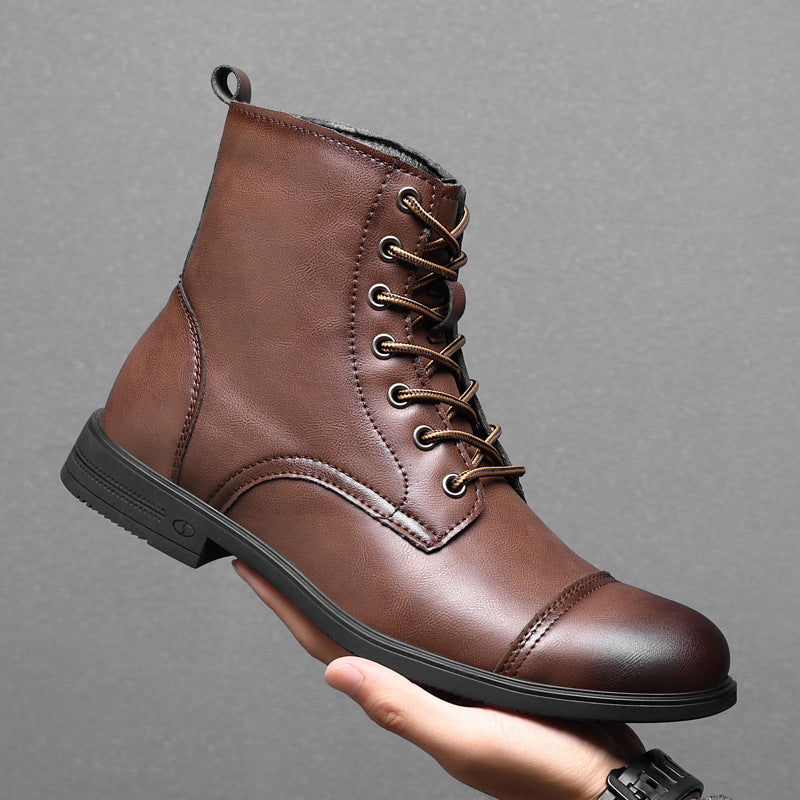 Men's toe-cap lace-up boots Christian in Burgundy – held in hand