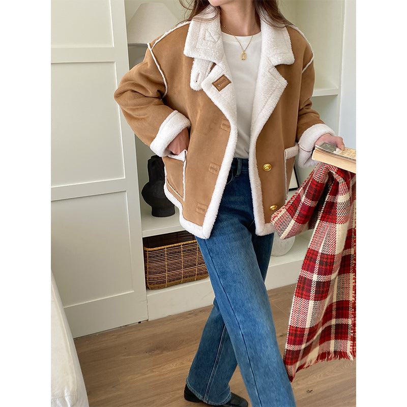 Women's faux suede jacket Sadie in Beige – worn with jeans