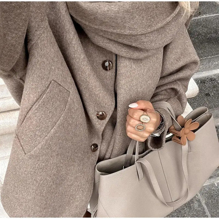 Women's scarf jacket Isobelle in Khaki – pocket and button close-up