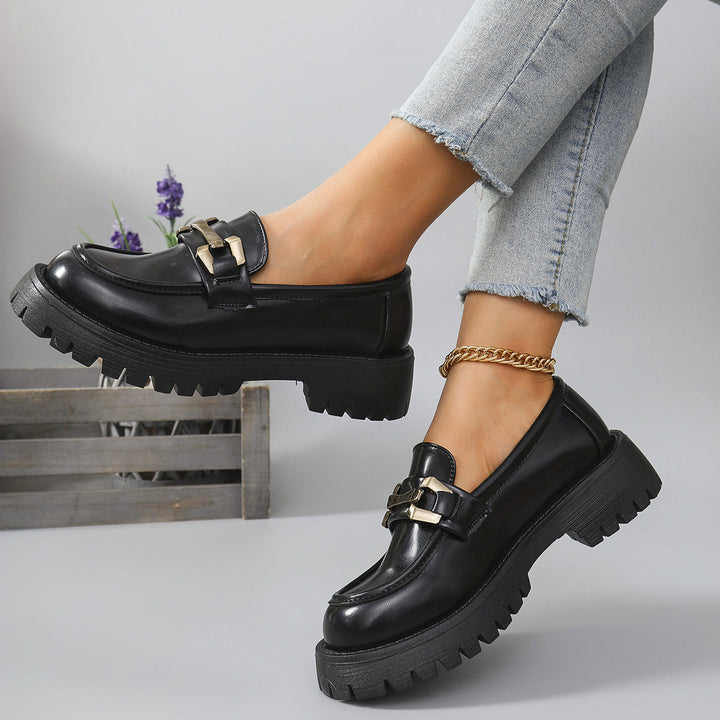 Women's chunky loafers Neve in Black – pair view