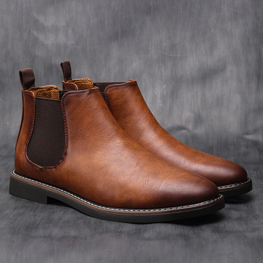 Men's classic Chelsea boots Bruno in Brown – pair front angle