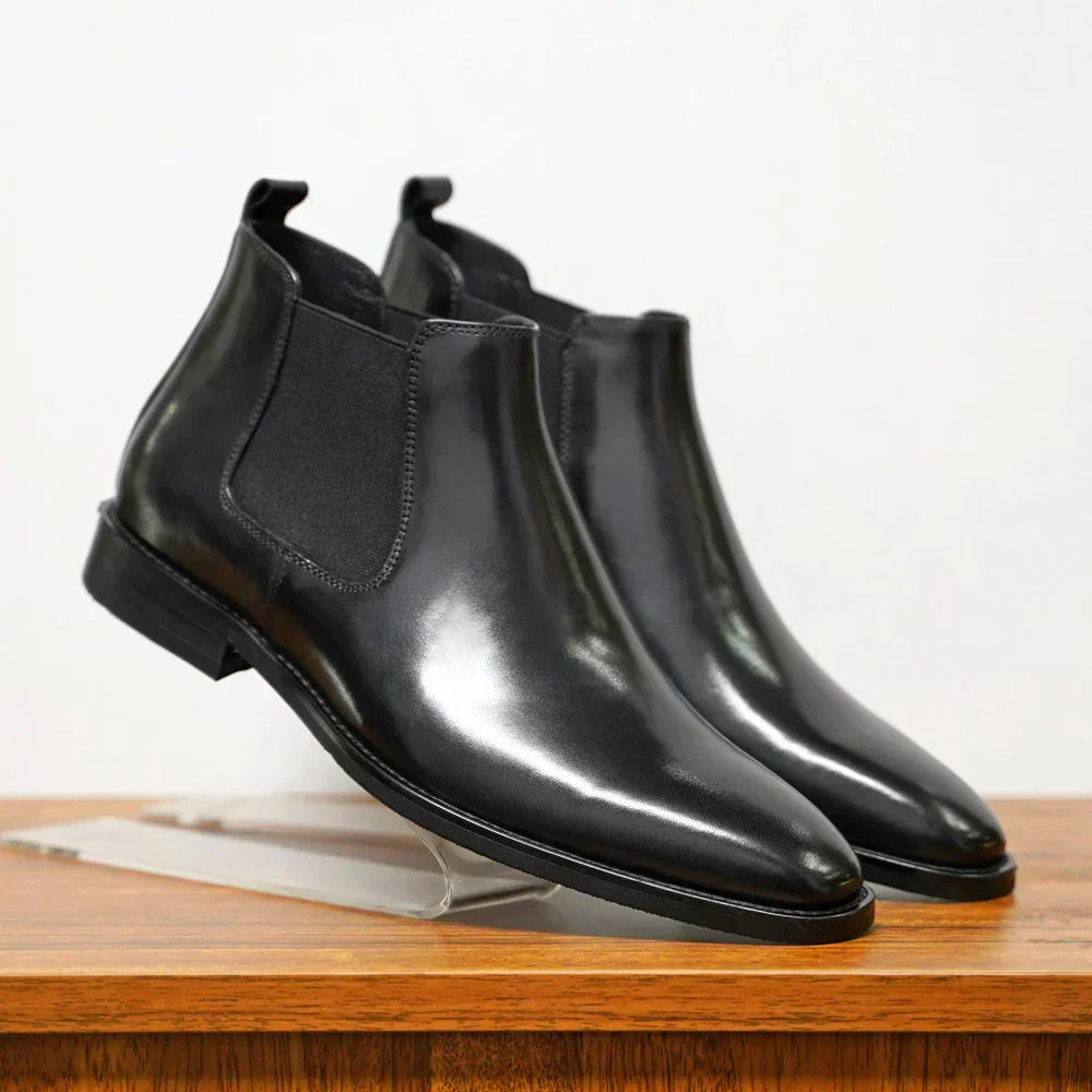 Men's polished Chelsea boots Didier in Black – pair on display stand