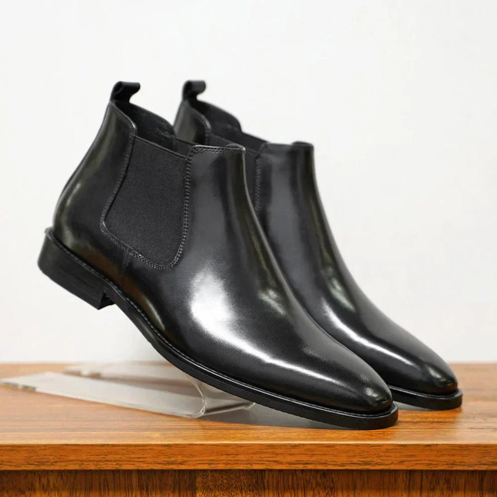 Men's polished Chelsea boots Didier in Black – pair on display stand