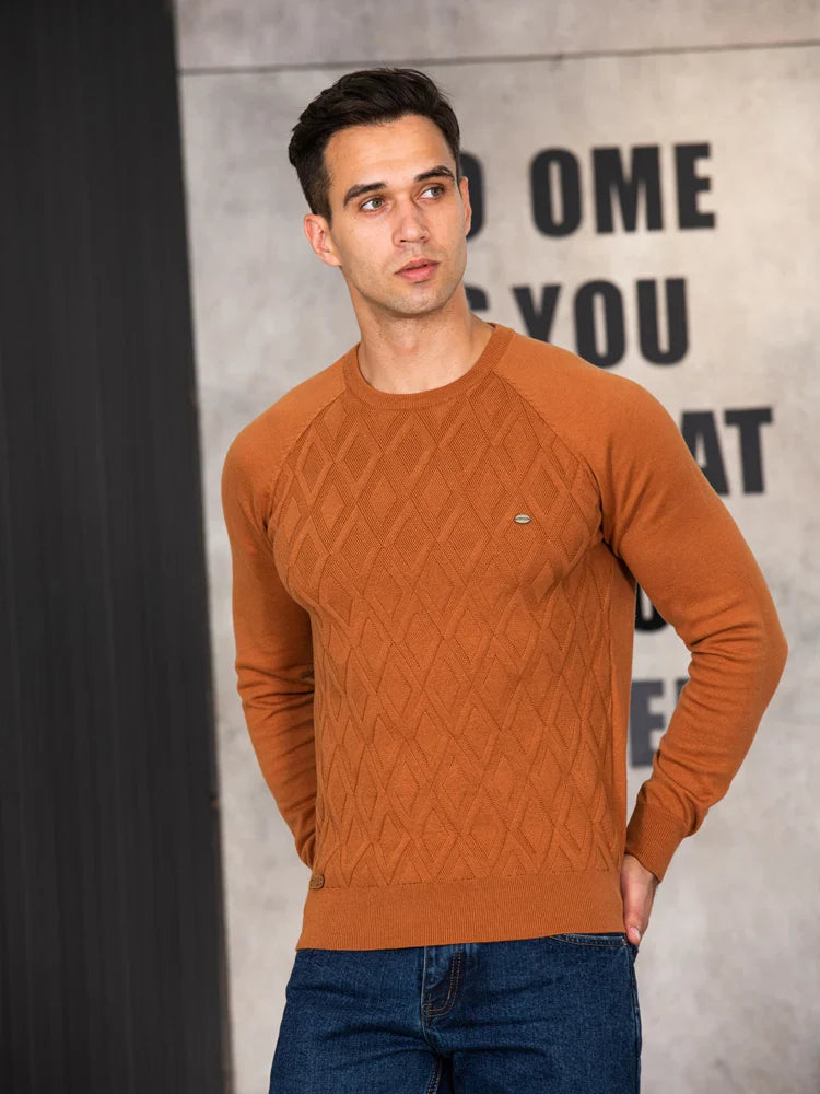Men's diamond knit crew neck jumper in rust – Zarion – worn by model