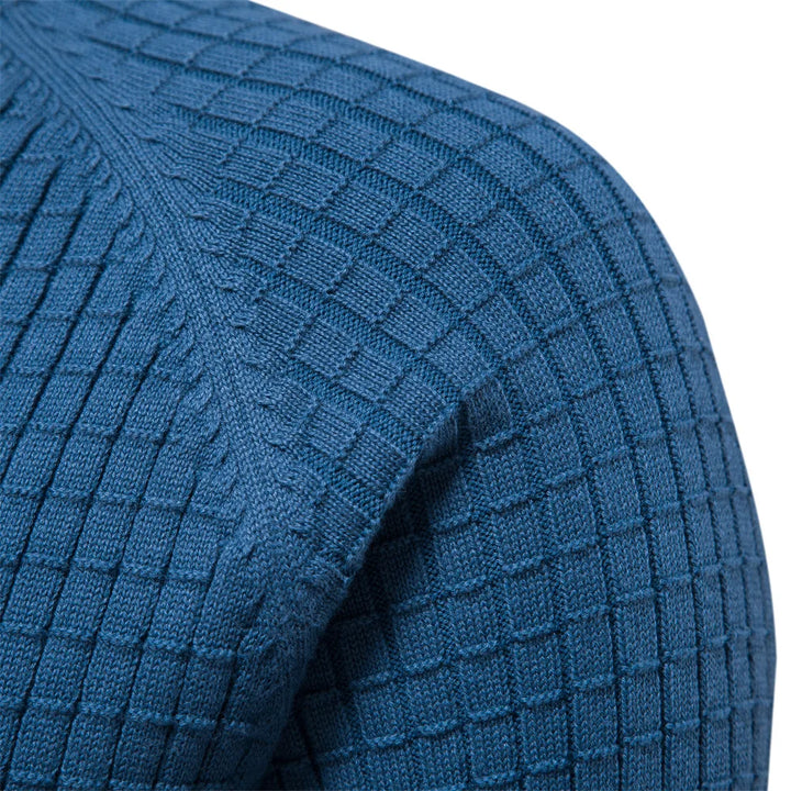 Men's grid waffle knit crew neck jumper in blue – Selwyn – close-up of grid texture