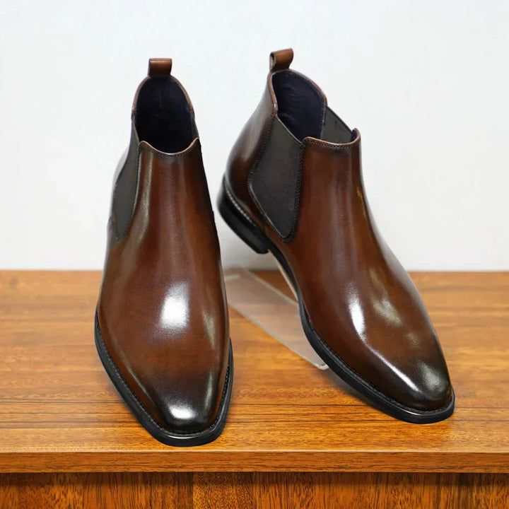 Men's polished Chelsea boots Didier in Brown – front view