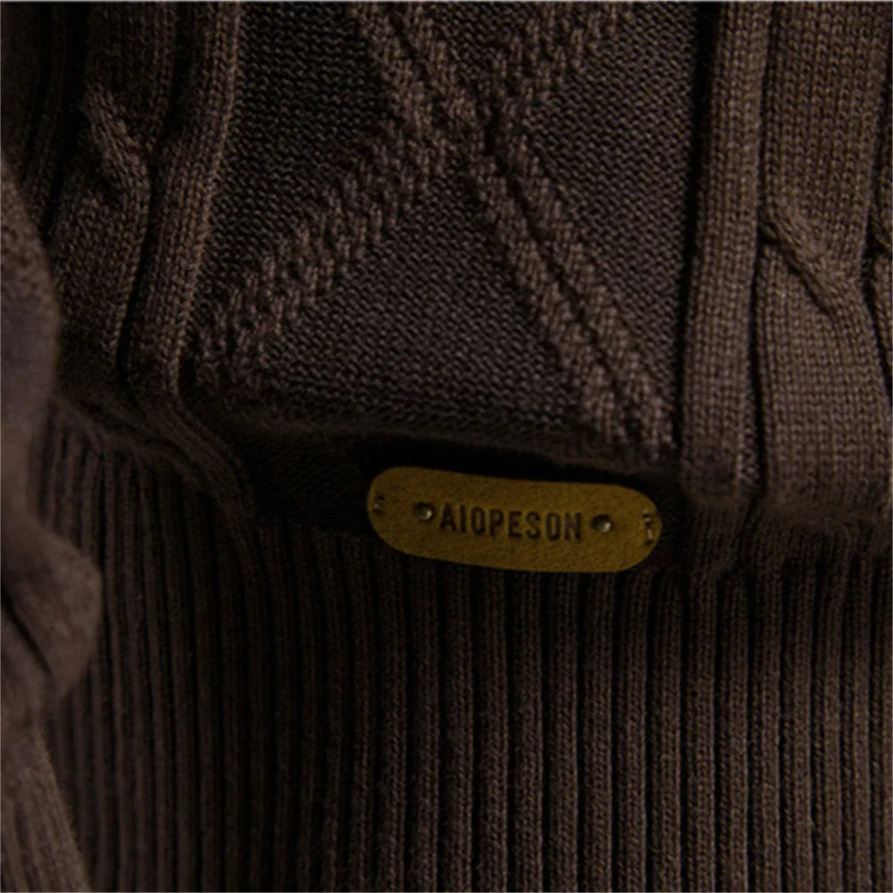 Men's shawl collar knit cardigan Ivor in Dark Brown – hem label detail