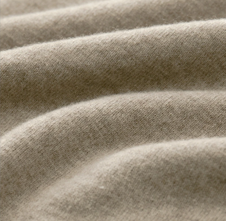 Men's fine knit roll neck jumper Zack in Taupe – close-up of fine knit fabric