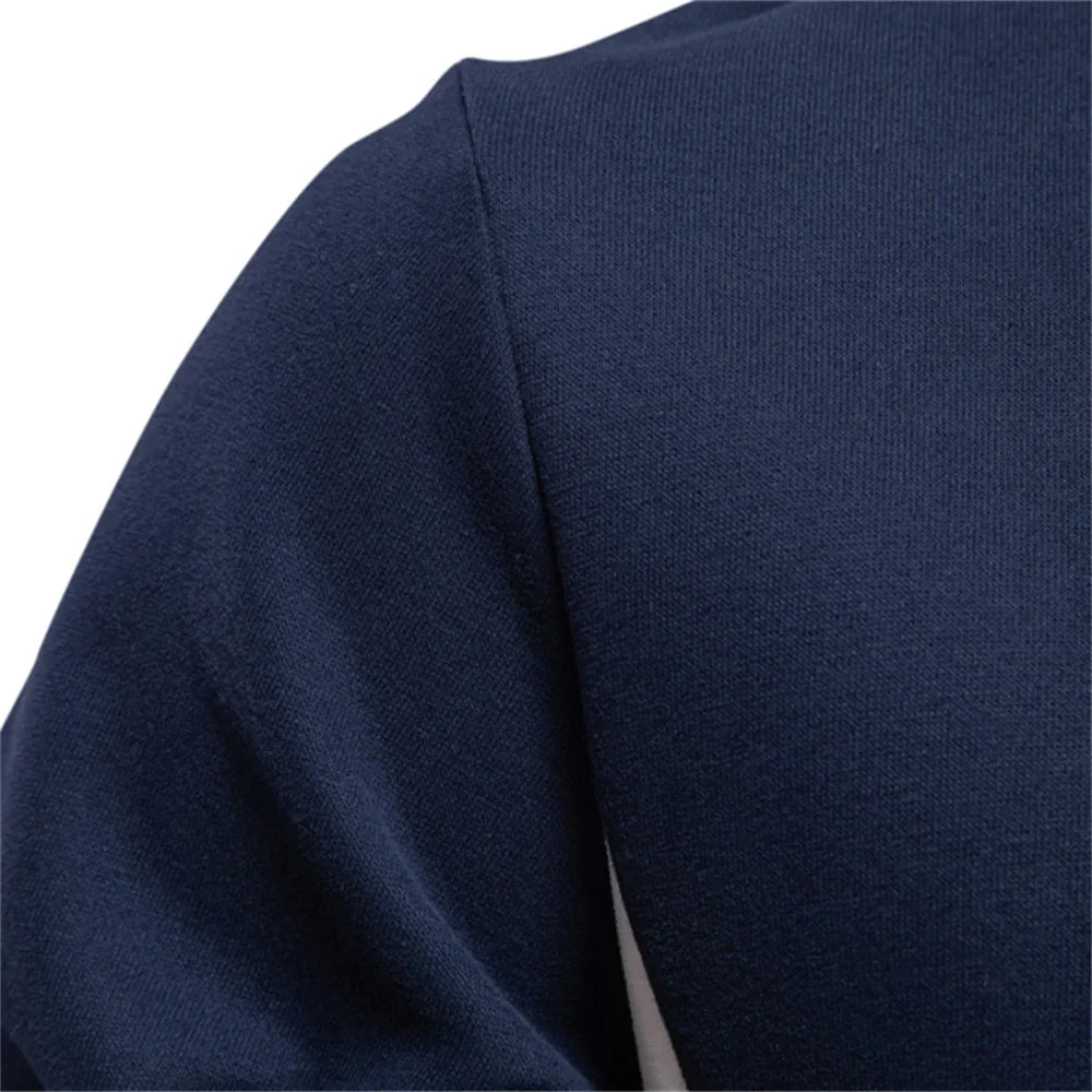 Men's colour block crew neck sweatshirt in dark blue – Talon – shoulder close-up