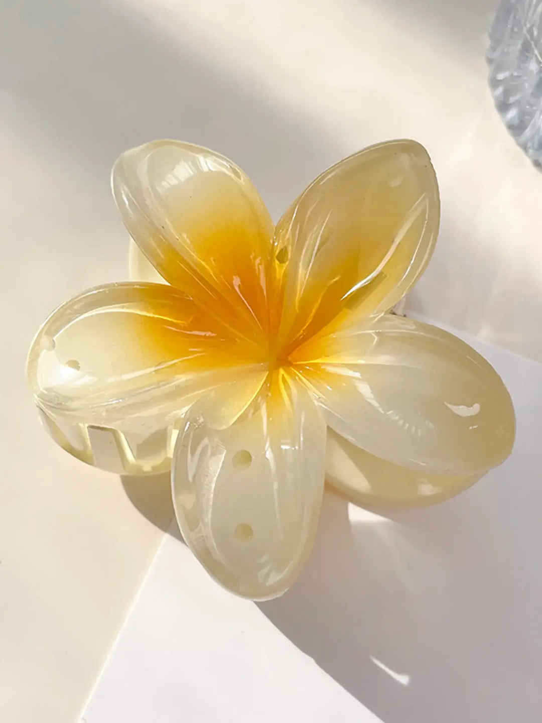 Bonnie Glossy Flower Hairclip
