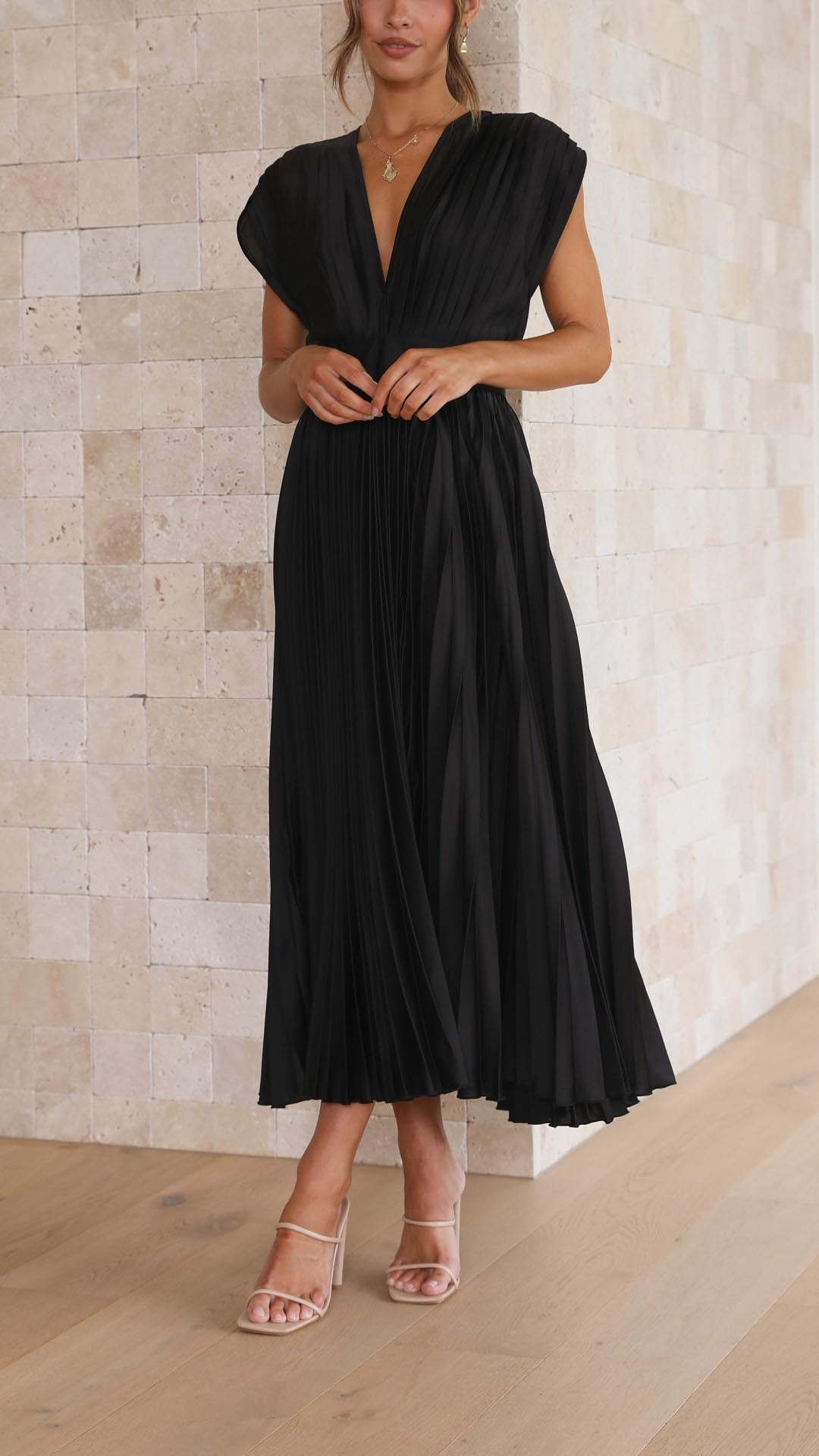 Maria - Elegant Pleated Midi Dress