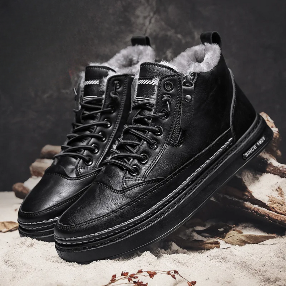 Men's faux fur-lined boots Christopher in Black – pair with lining visible