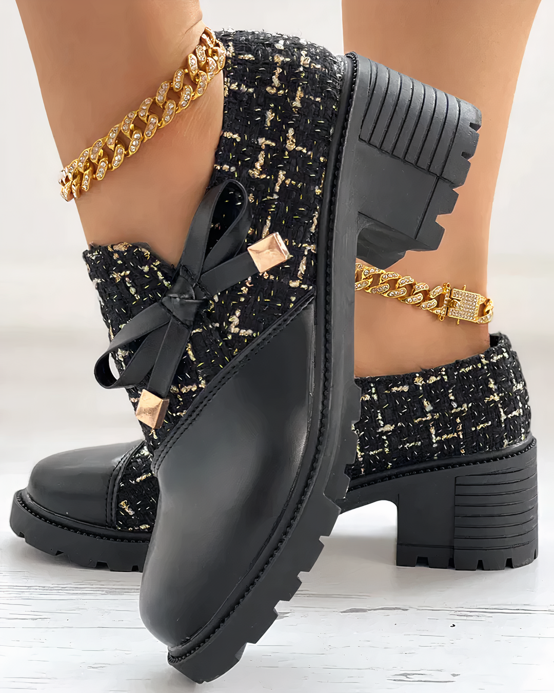 Women's tweed shoe boots Zena in Black – side view with bow