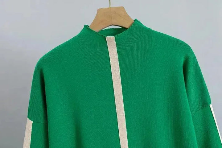 Women's knitted tracksuit set Florrie in Green – jumper neck detail