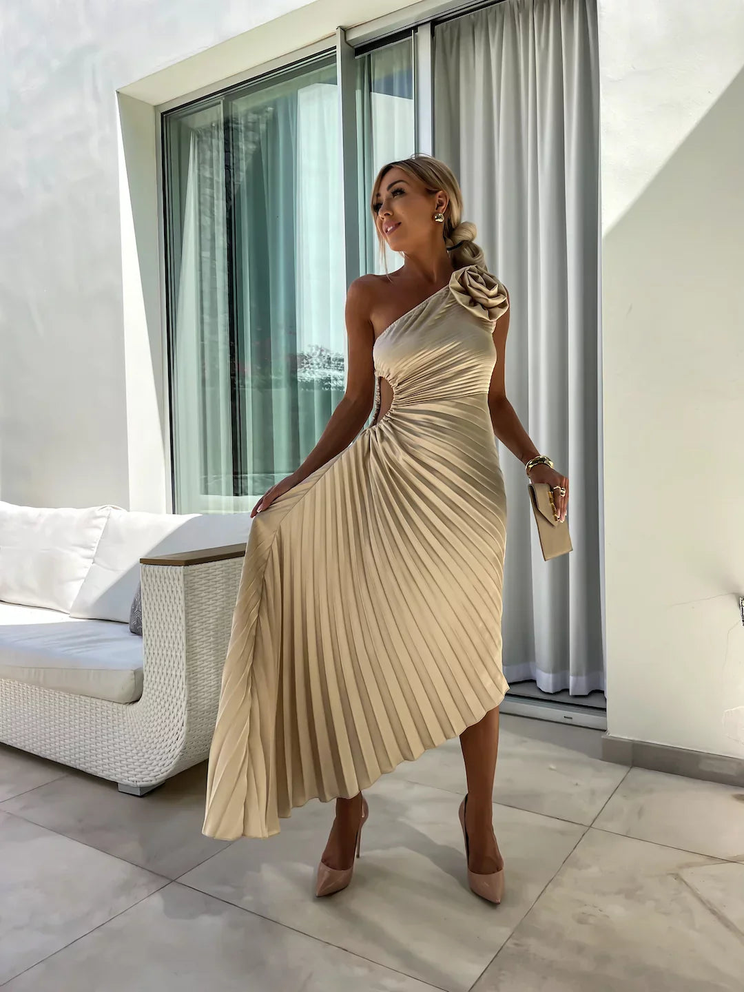 Lizbeth - Flower Shoulder Maxi Dress