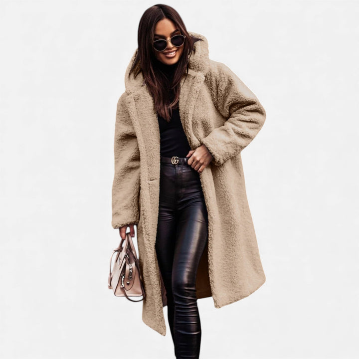 Settle women's teddy coat in Sand – front view
