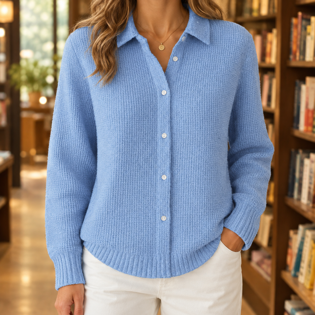 Annette - Women's collared button-through cardigan in Blue – front view