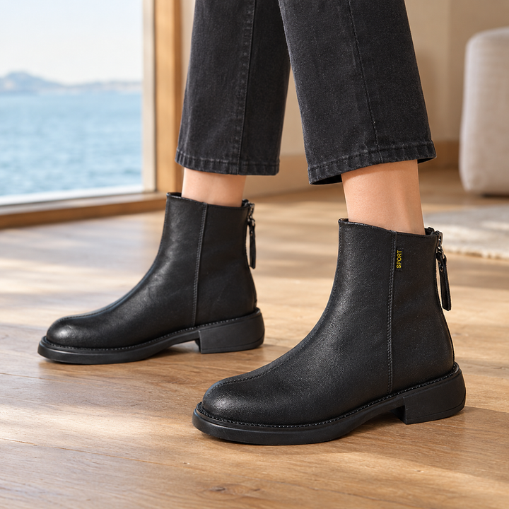Thirlmere women's leather ankle boots in Black – side view