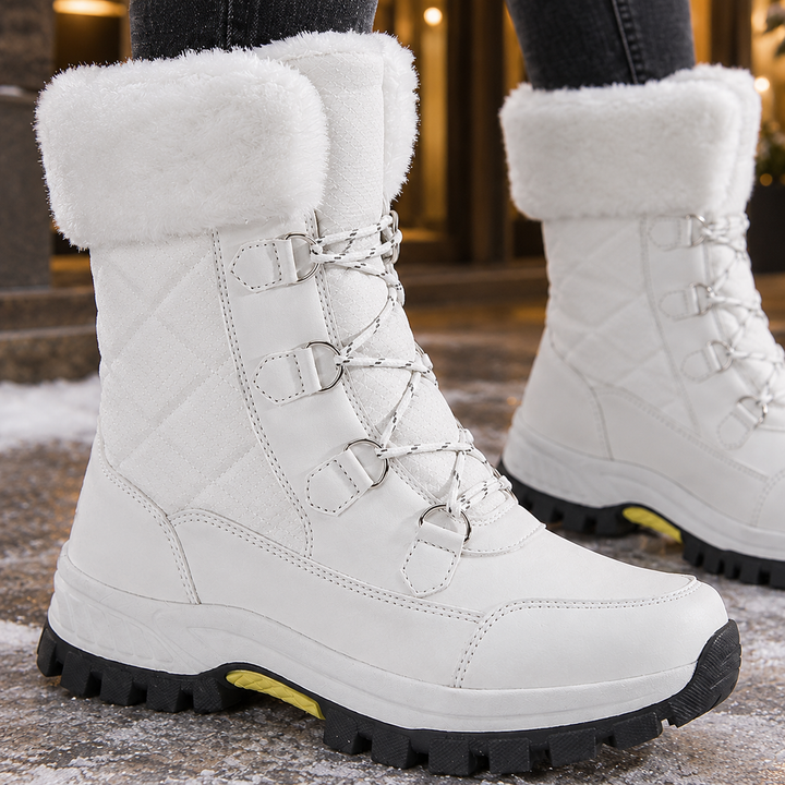 Wasdale women's fleece-lined snow boots in White – detail view