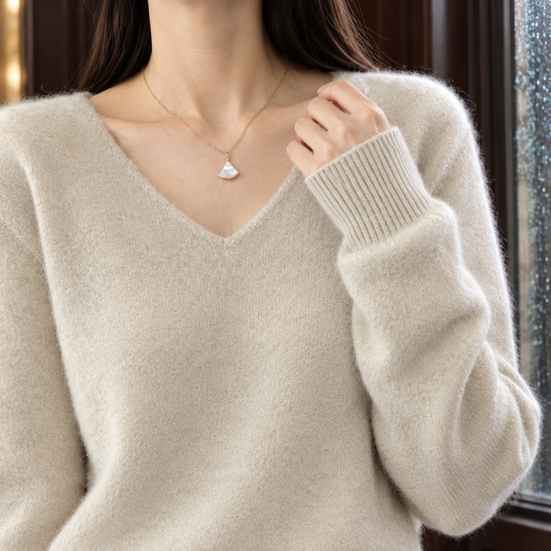 Women's Brushed Wool Relaxed V-Neck Jumper – Connie – Light Beige – close-up of neckline