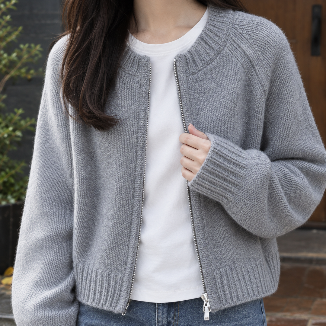Women's Cropped Chunky Knit Zip-Up Cardigan – Sioned – Grey – close-up of zip